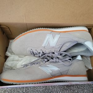 **NEW New Balance 9M sneakers